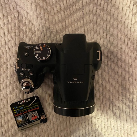 Digital camera - Picture 2 of 8